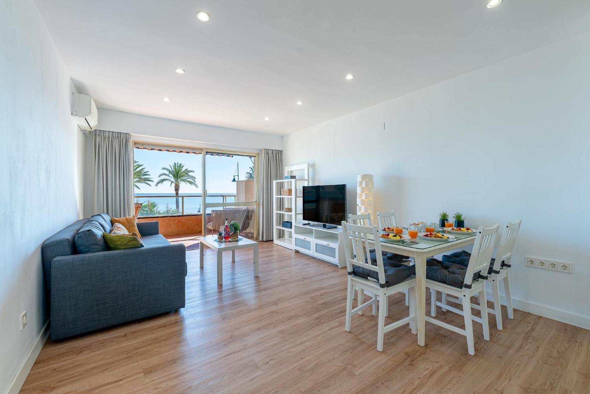 797 Holiday Rentals - Moderno Piso En Primera Linea De Playa Torremolinos Exterior photo