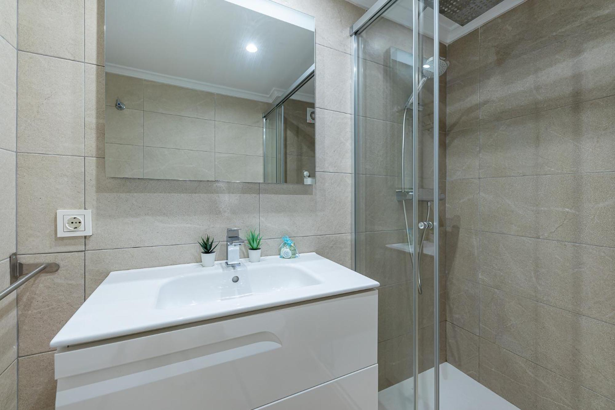 797 Holiday Rentals - Moderno Piso En Primera Linea De Playa Torremolinos Exterior photo
