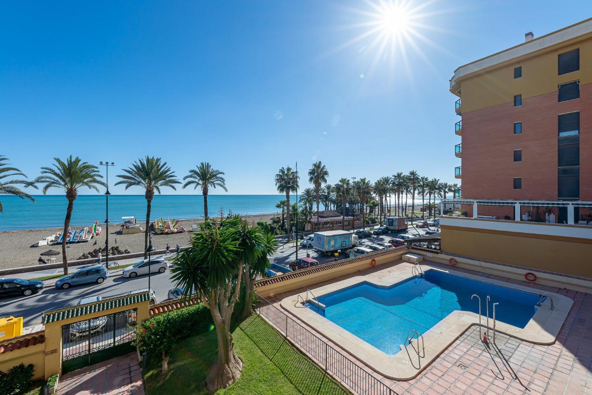 797 Holiday Rentals - Moderno Piso En Primera Linea De Playa Torremolinos Exterior photo