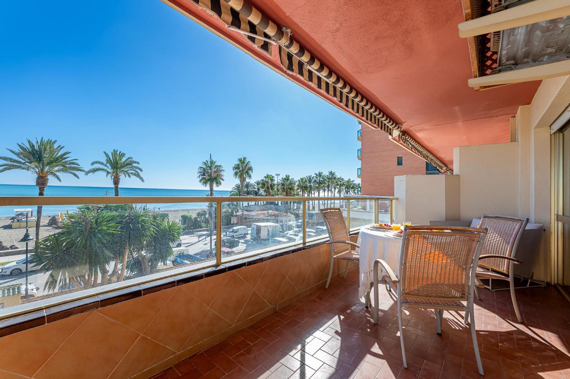 797 Holiday Rentals - Moderno Piso En Primera Linea De Playa Torremolinos Exterior photo