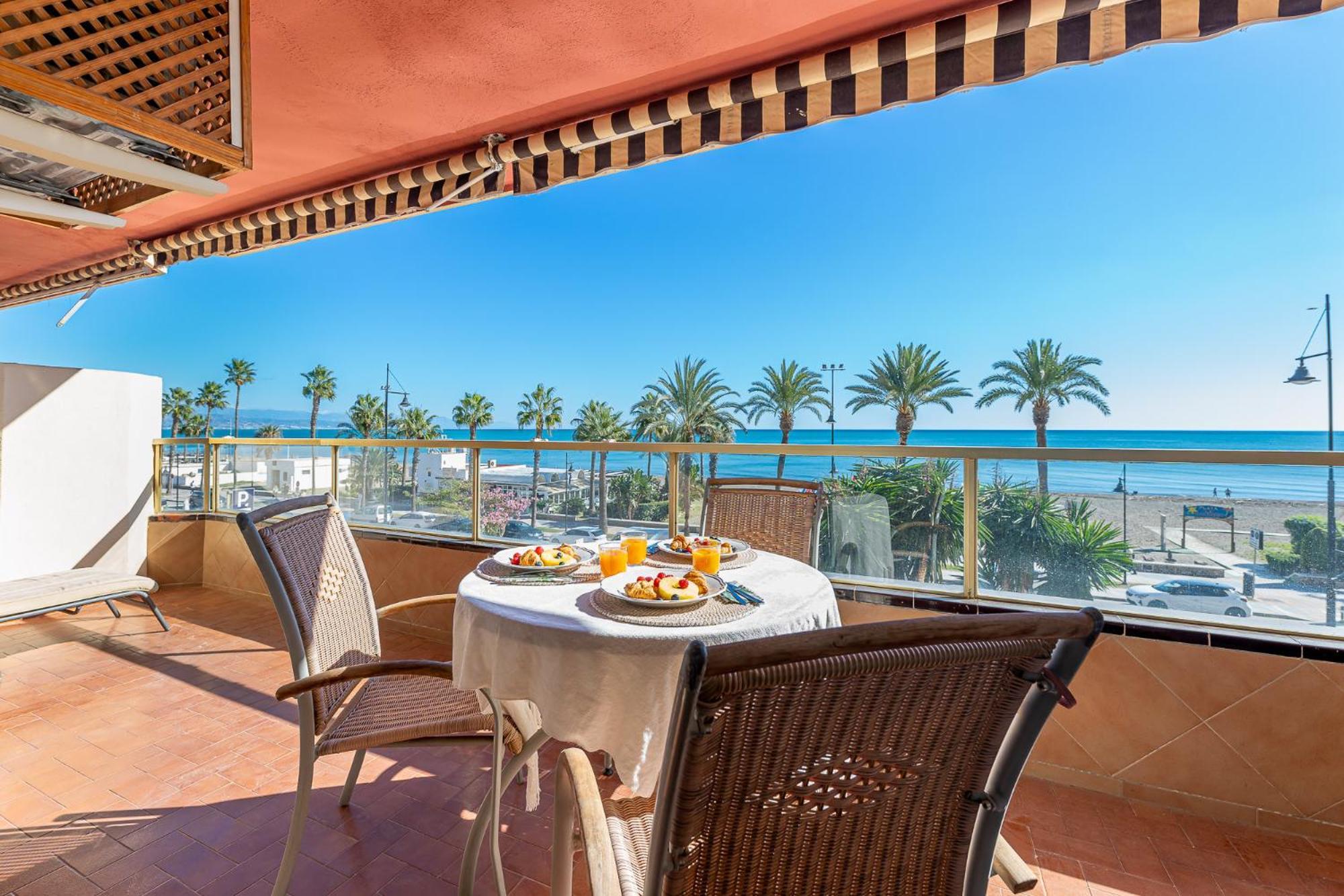 797 Holiday Rentals - Moderno Piso En Primera Linea De Playa Torremolinos Exterior photo